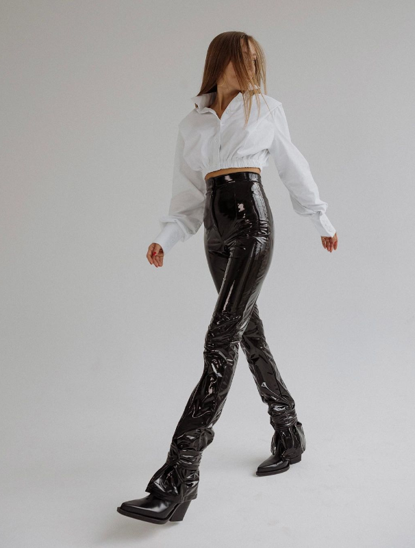 Black pants lacquer-leather