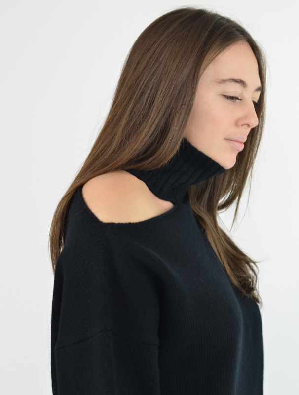 Черный удлиненный свитер Prada с прорезами